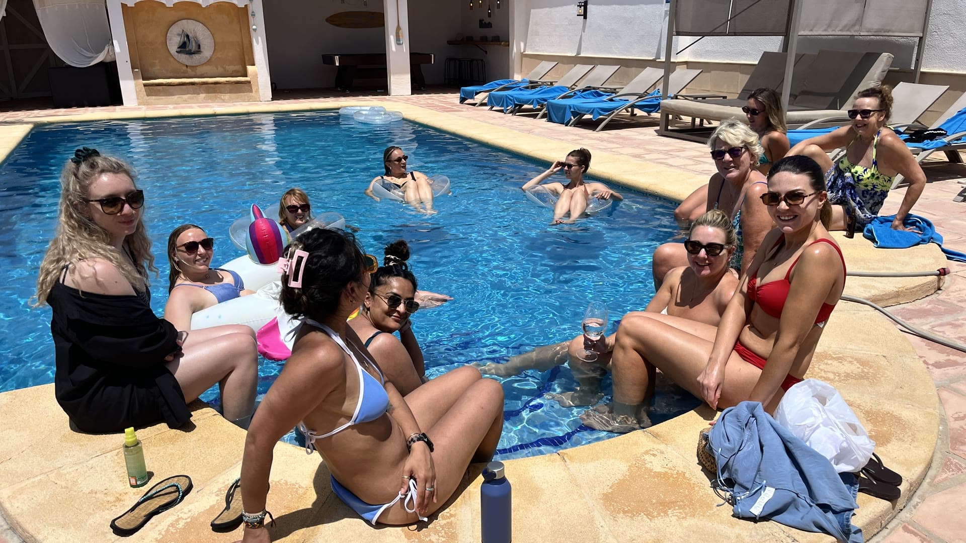 A real villa pool party in Costa Blanca